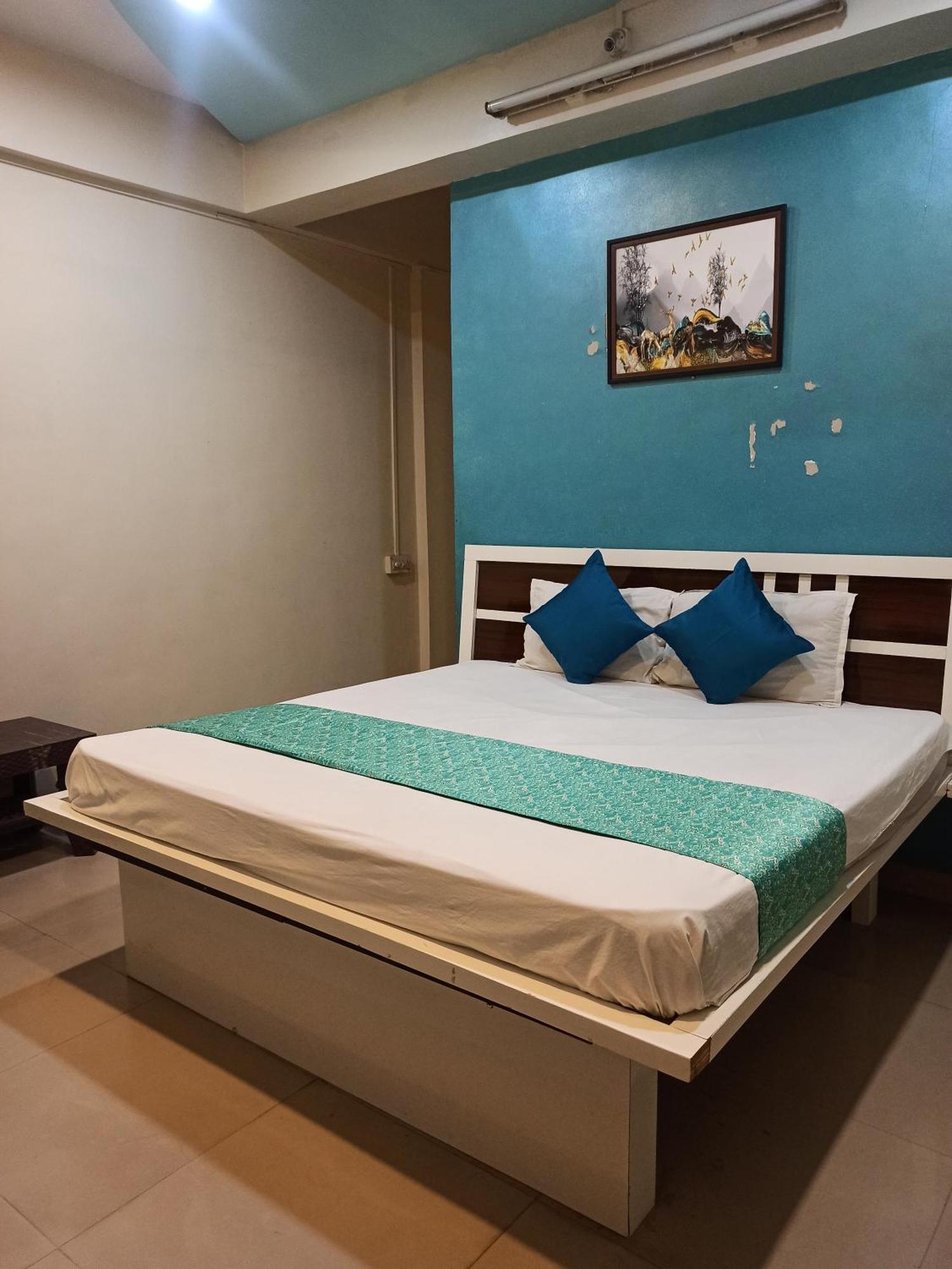 Malwade Motel Πούνε Εξωτερικό φωτογραφία